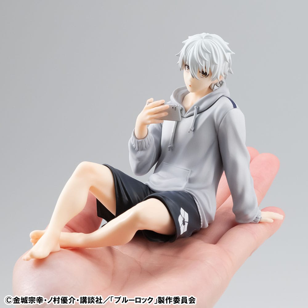 Blue Lock G.E.M. Series PVC Statue Seishiro Nagi Repaint Ver. Palm Size 9 cm